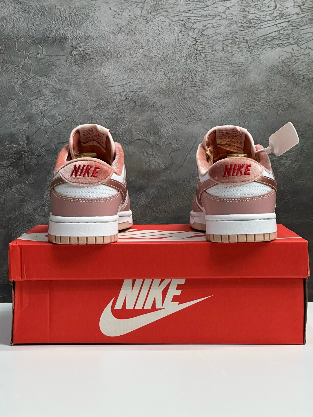 nike dunks low pink,nike dunk low pink velvet gs,nike dunk pink velvet,найк данк лоу пинк вельвет,кроссовки