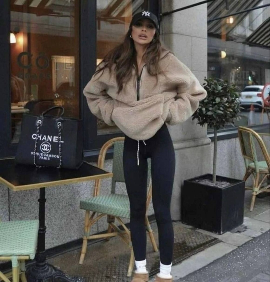 ugg outfit,ugg boots sweater style,outfits with leggings,ugg boots ootd fall 2026,outfit to wear with ugg boots