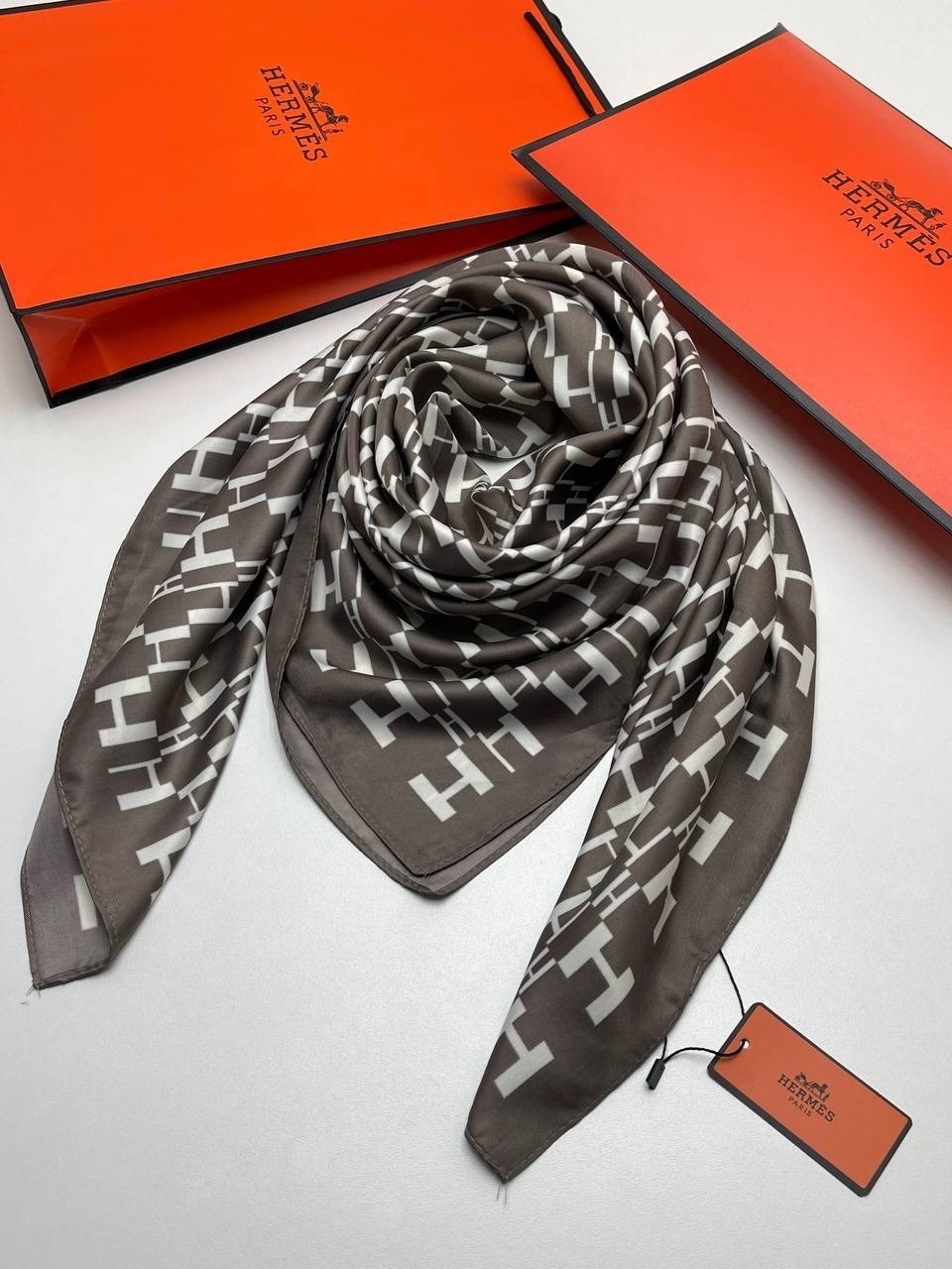 шелковые платки,атласный платок,платки женские,платок из натурального шелка,платки шарф