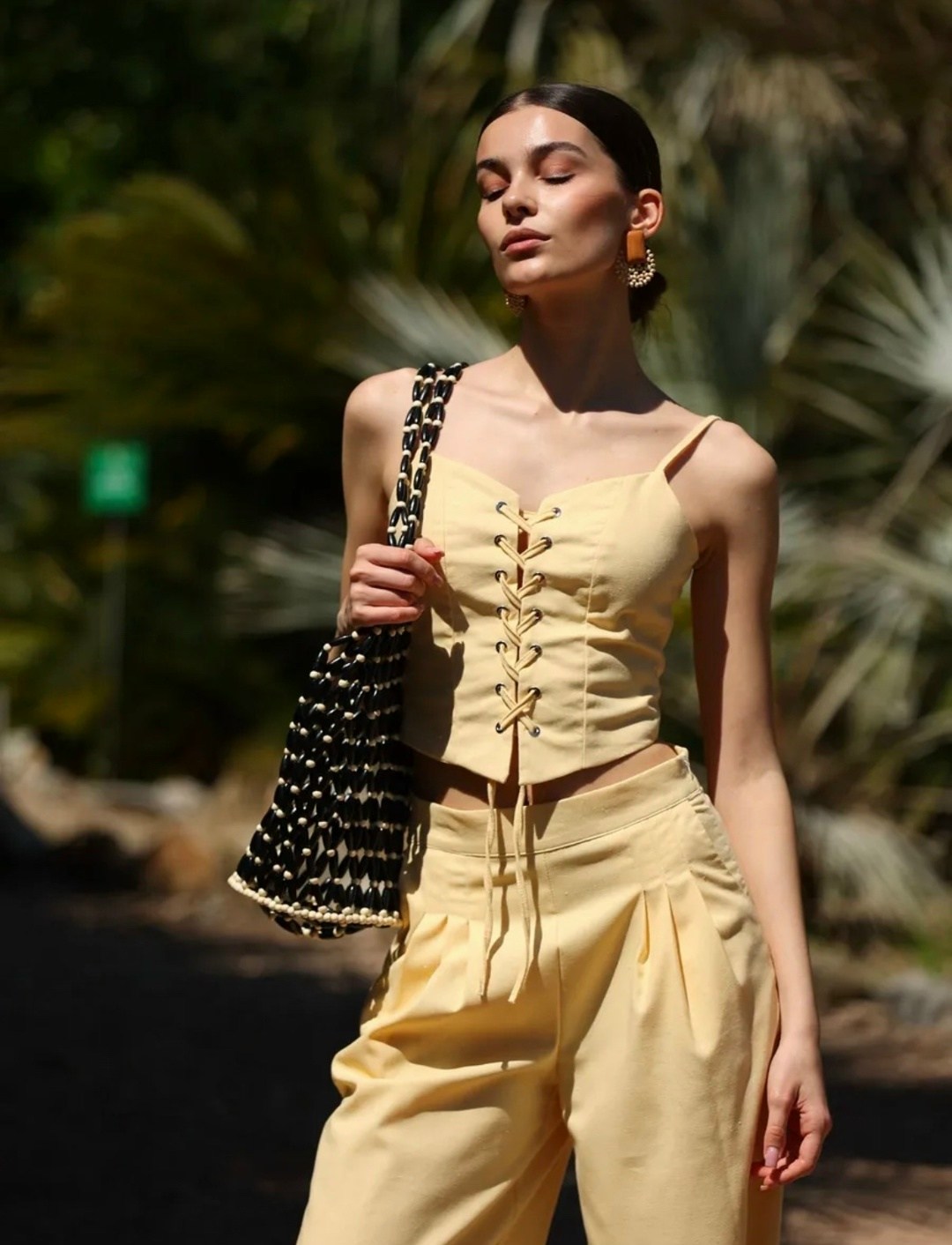 топ с завязками,женские топы,бежевый топ,стильные наряды