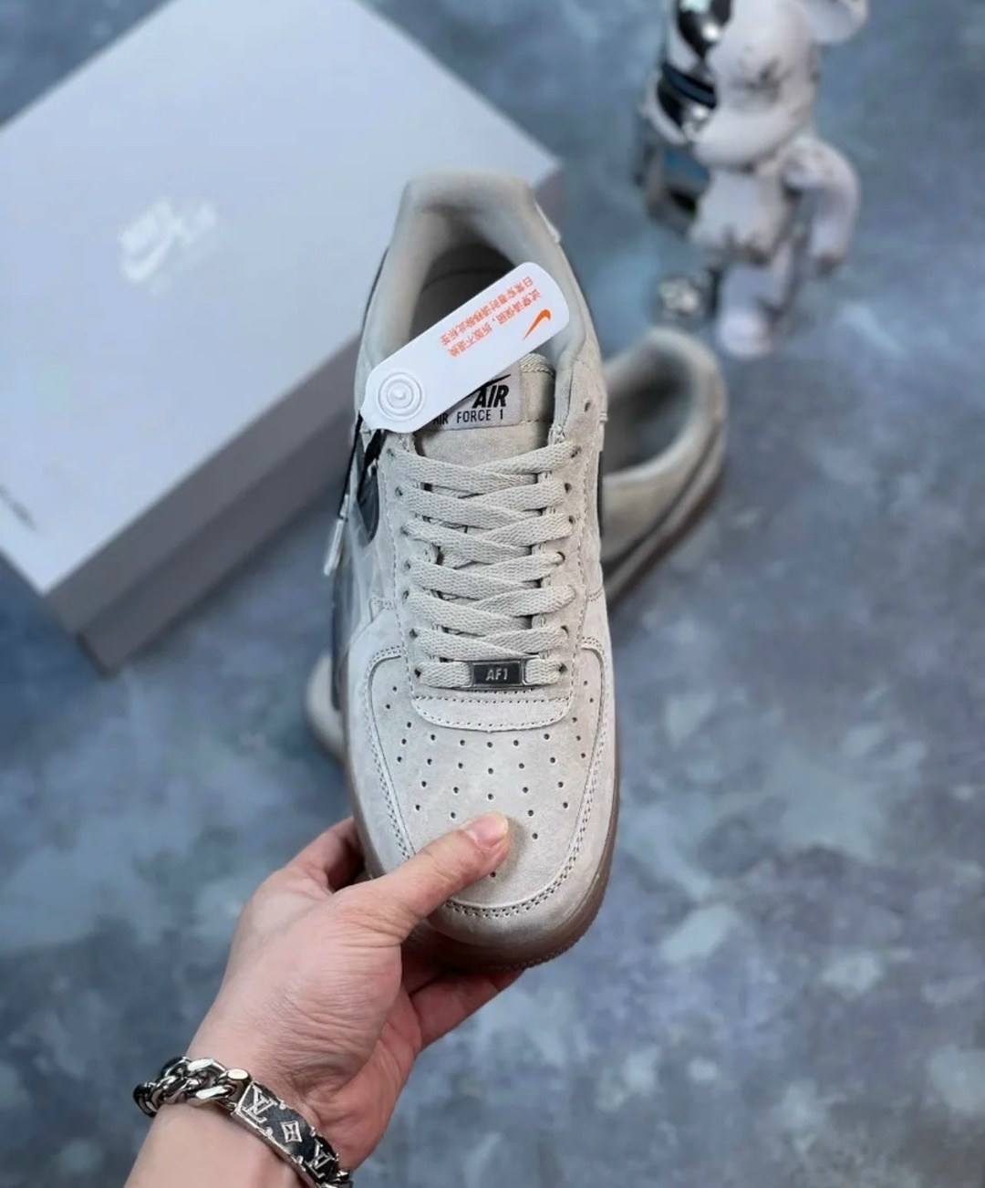 кросcовки nike air force 1,nike air force 1,кроссовки,nike air force 1 low suede grey,nike reigning champ air force 1 low lv8 light grey