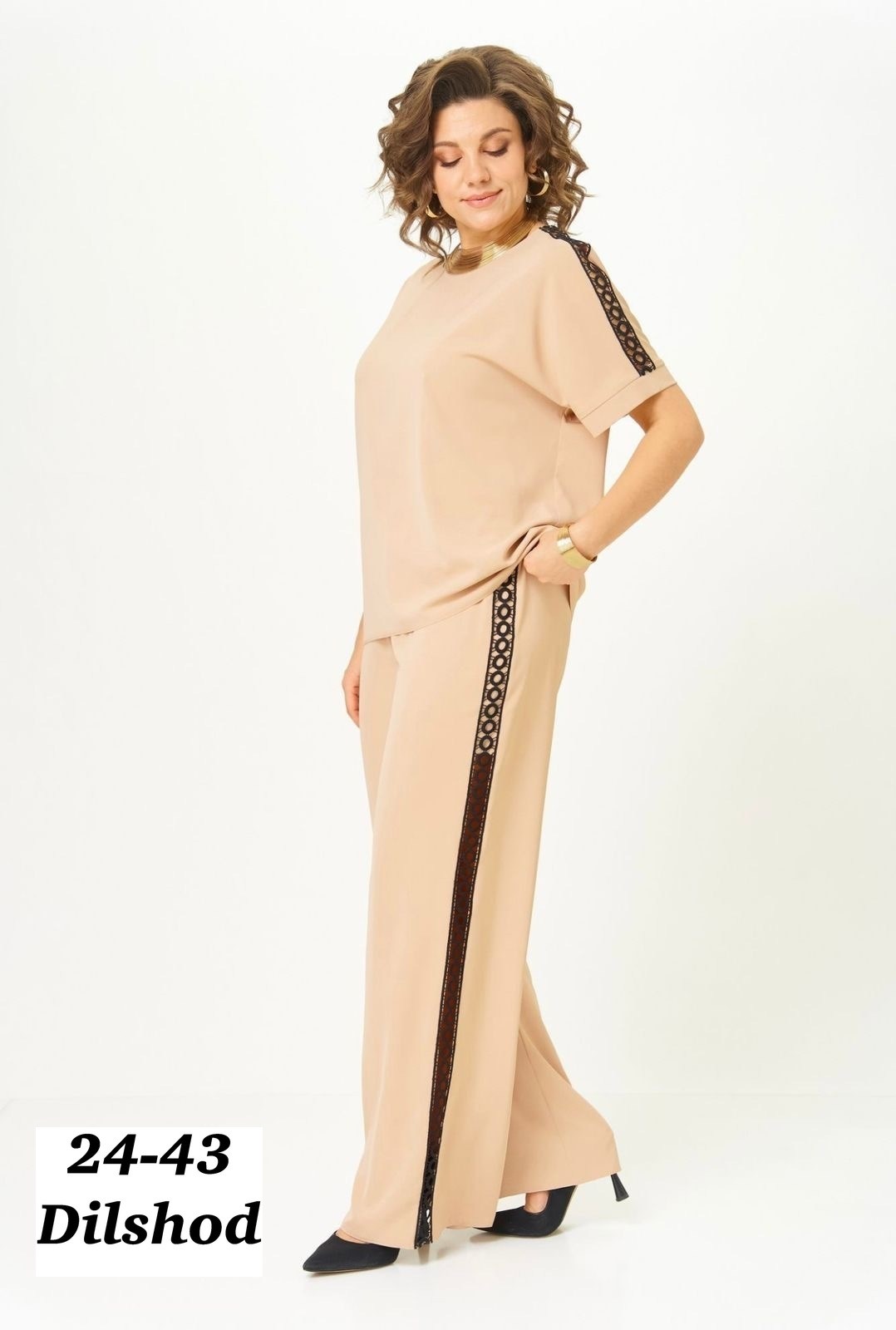 бежевый брючный костюм,брючный костюм из купры,брючный костюм свободного кроя,женские костюмы,белорусские костюмы