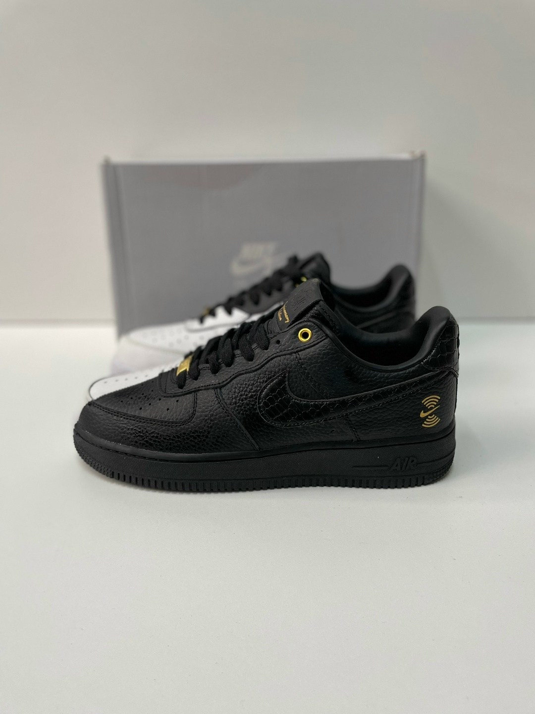 nike air force 1 low 40th anniversary edition split black white,nike air force 1 anniversary edition,nike air force 1 07 prm,кроссовки мужские nike air force 1,кроссовки nike air force low anniversary
