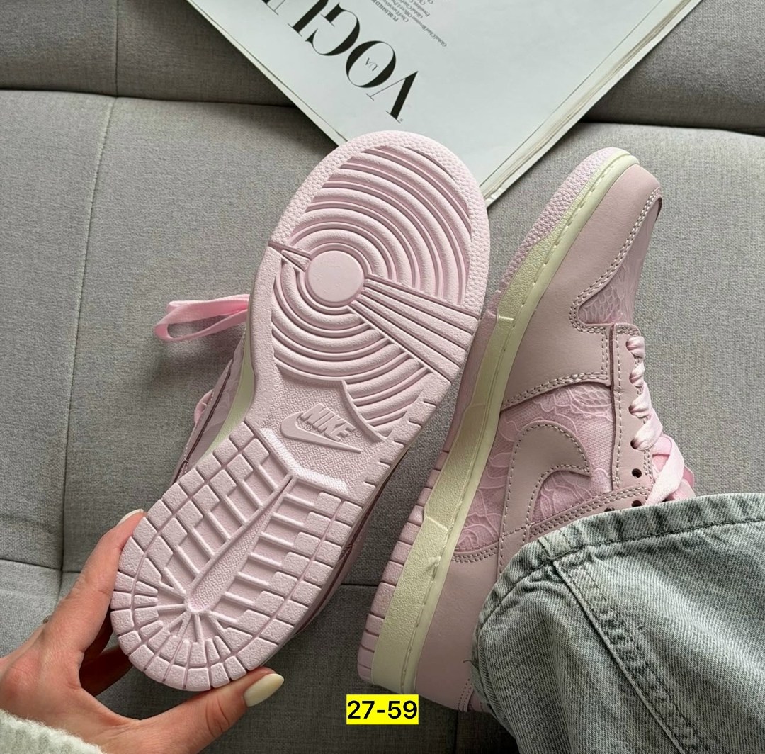 nike dunk low pink,dunk low nike,кроссовки,розовые найк,nike dunk low gs 'triple pink'