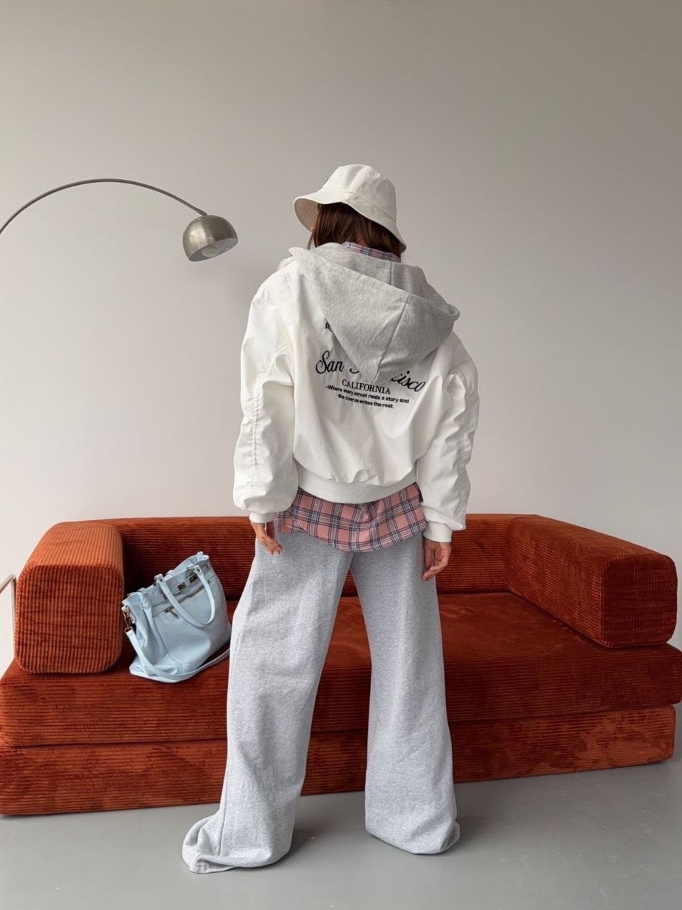 модные наряды,одежда в стиле,спортивные брюки,стильные наряды