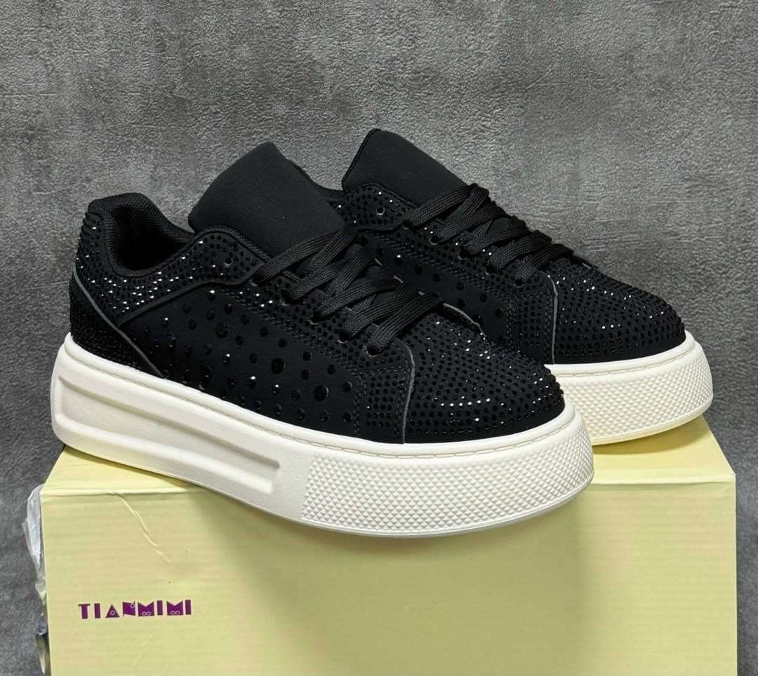 ,кроссовки модные,кроссовки женскиe,замшевые кроссовки,кроссовки со стразами