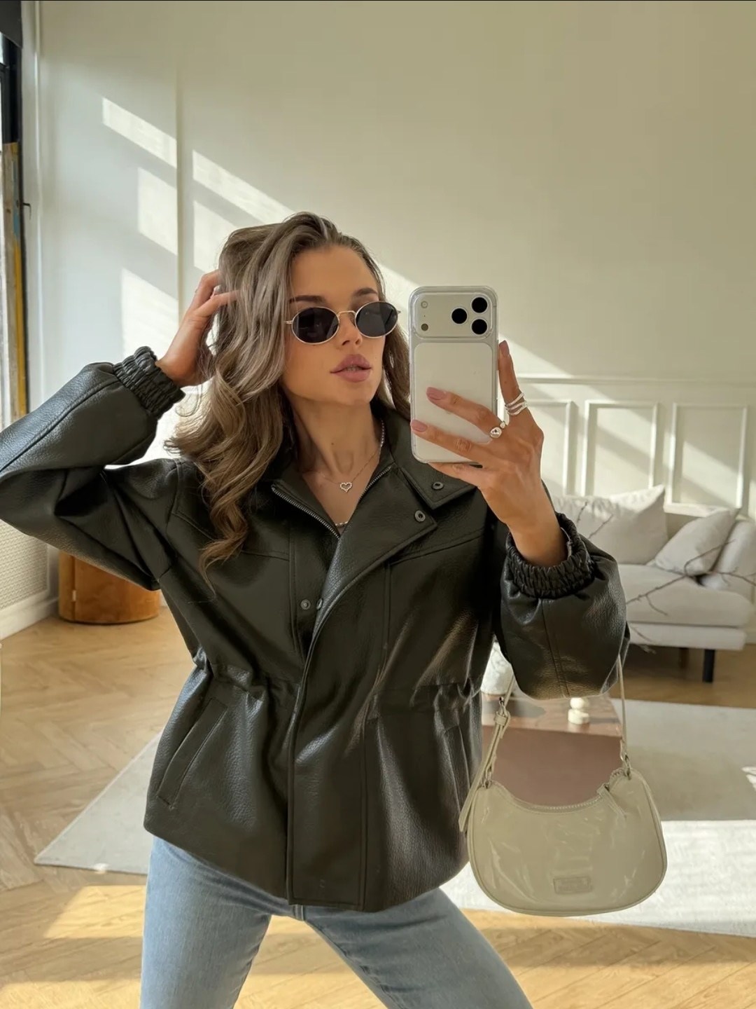 бомбер из экокожи женский,куртка бомбер из экокожи,кожаная женская куртка,куртка из экокожи,куртка бомбер из экокожи emberens