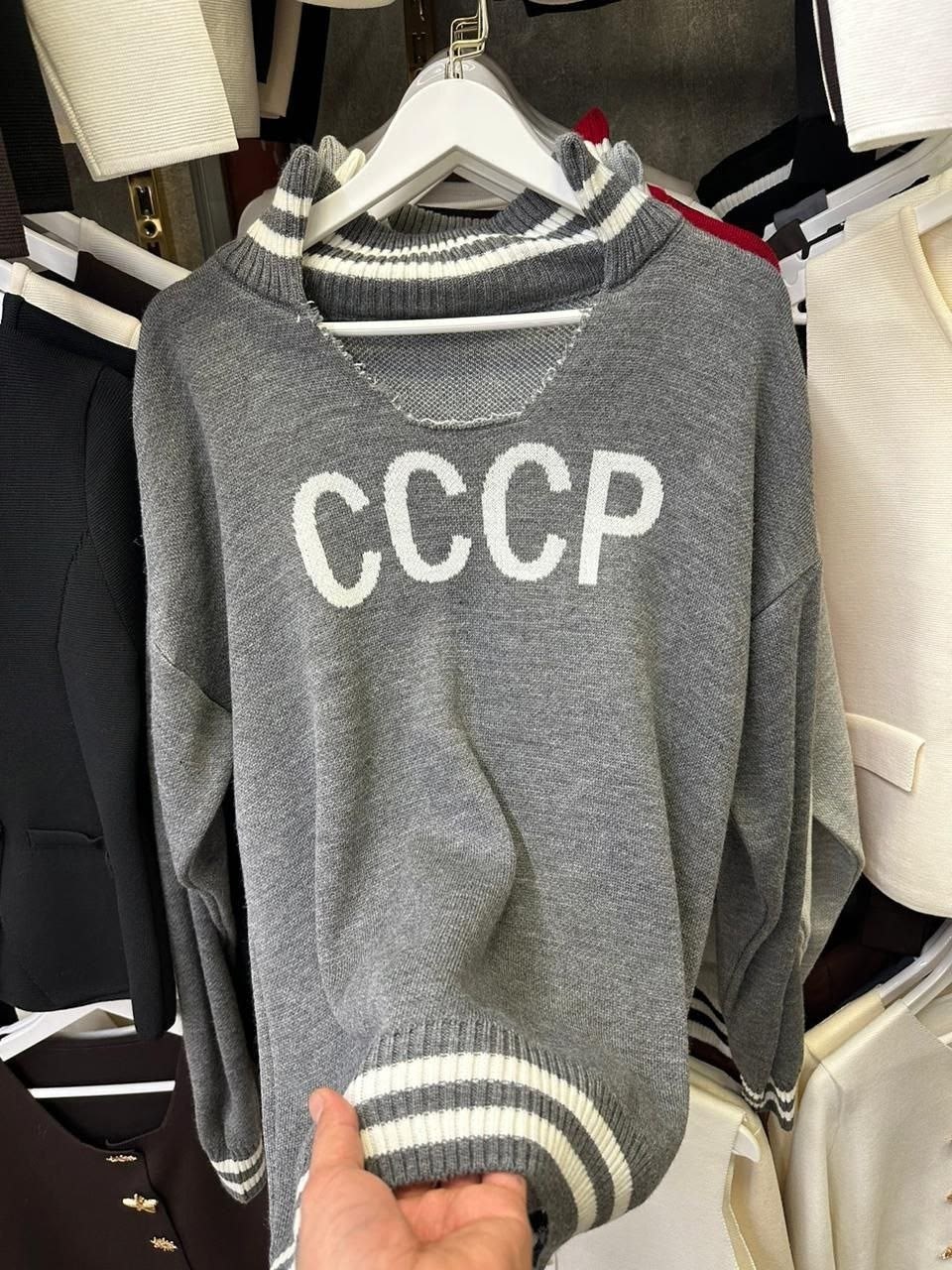 серый свитшот,кирилл серебренников,мужские свитшоты,свитер лаврова с надписью «ссср»,джемпер толстовка