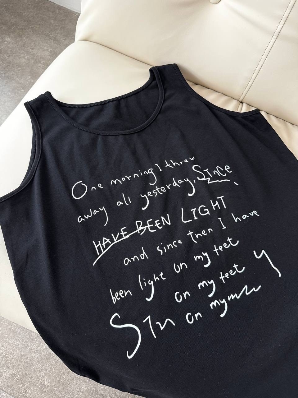 женской одежды,женская футболка,стильный костюм,мода модная