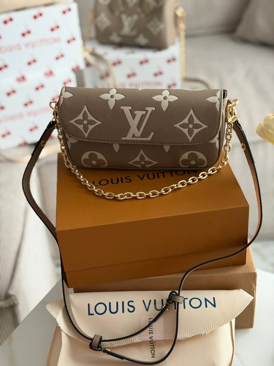 сумка louis vuitton,louis vuitton сумка на плечо,louis vuitton bag,женская сумка louis vuitton,сумка через плечо louis vuitton