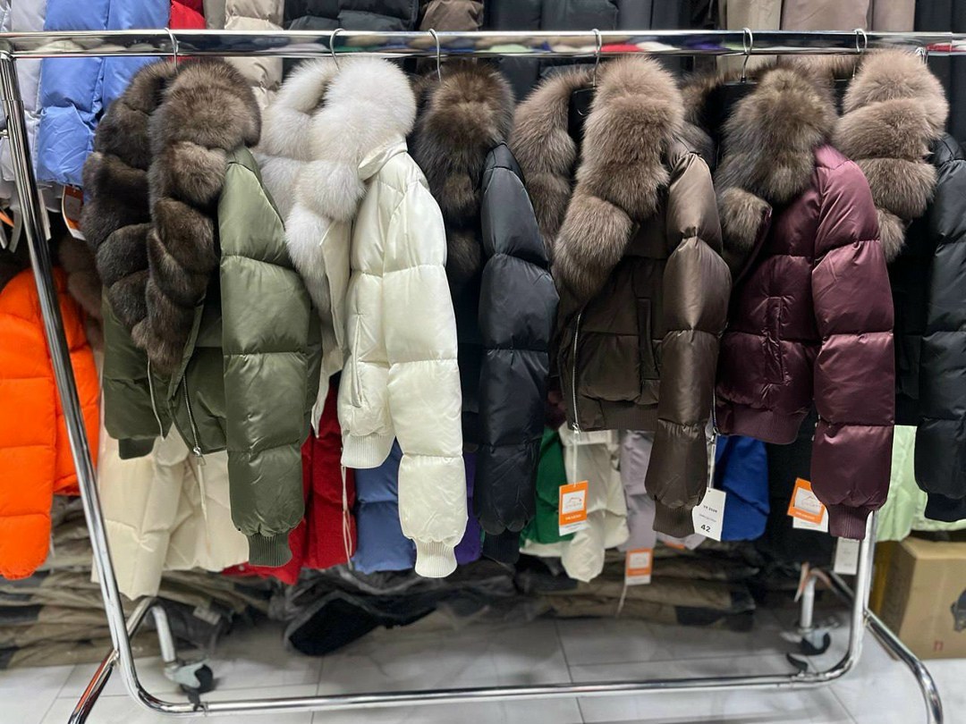 пуховики с натуральным мехом,мех песец,куртка-бомбер с натуральным мехом песца,куртка из искусственного меха,стильная куртка