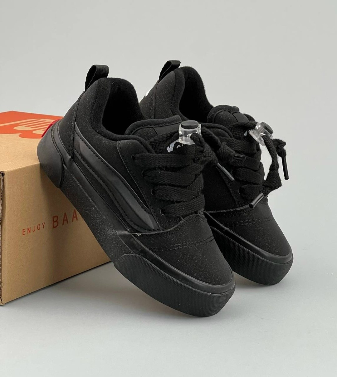 ,женские кроссовки,розовые кроссовки,кроссовки модные,спортивная