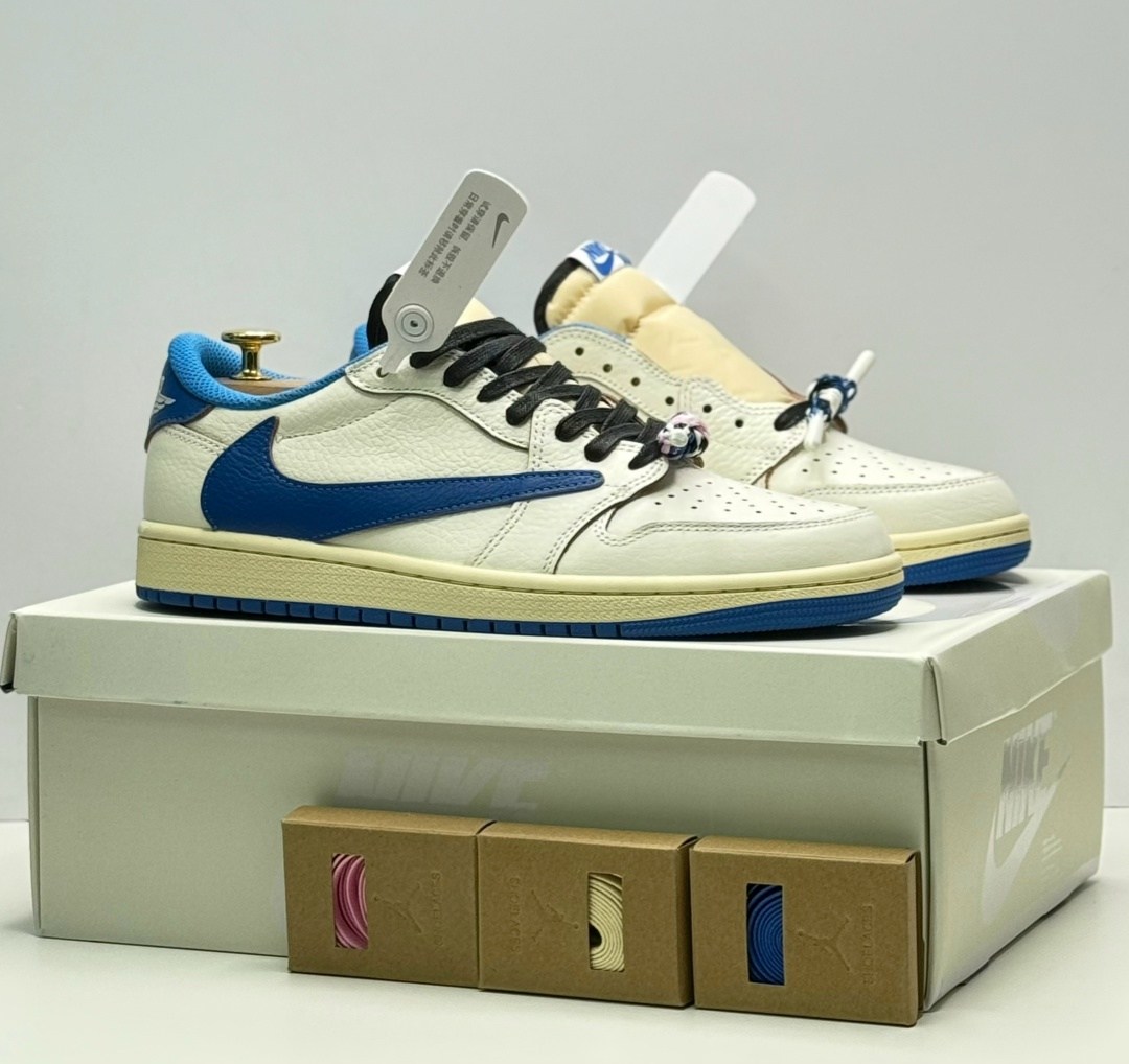 nike air jordan 1 low travis scott,air jordan 1 low travis scott,кроссовки nike air jordan 1 low & travis scott,nike travis scott x air jordan 1 low,air jordan 1 low