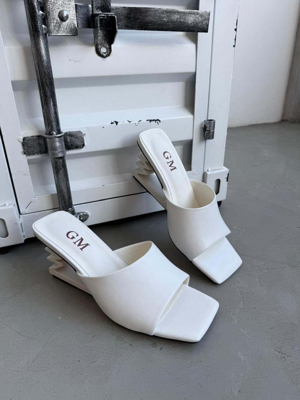 босоножки на каблуках,,женские босоножки,шлепанцы на каблуке,женские шлепанцы