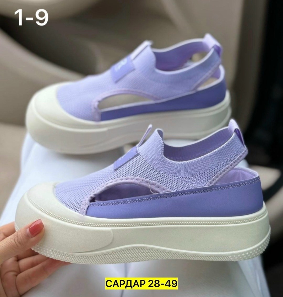 ,женские кроссовки,женская ,кроссовки на плоской подошве,стильные босоножки