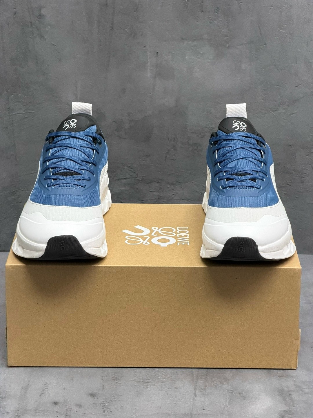 кроссовки cloudtilt 2 blue/white из коллаборации с loewe on running,кроссовки,loewe кроссовки,женские кроссовки,кроссовки cloudtilt 2 tan white gum из коллаборации с loewe on running