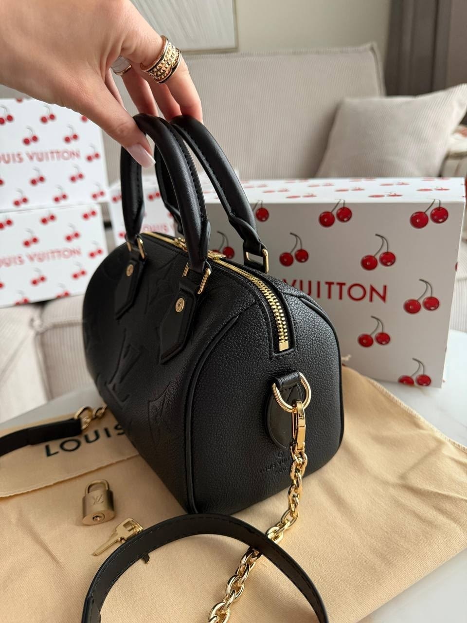 сумка louis vuitton,женская черная сумка louis vuitton alma bb,женская сумка louis vuitton,сумочка кожаная,сумки луи виттон