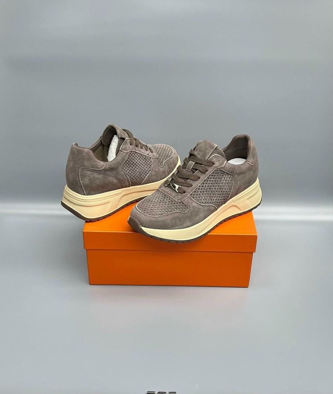 ,замшевые кроссовки,повседневные кроссовки,женские кроссовки,повседневная