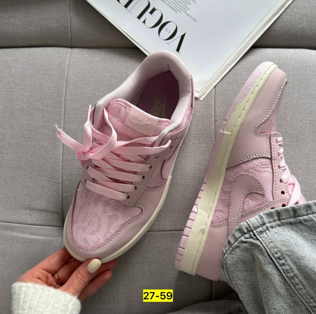 nike dunk low pink,dunk low nike,кроссовки,розовые найк,nike dunk low gs 'triple pink'