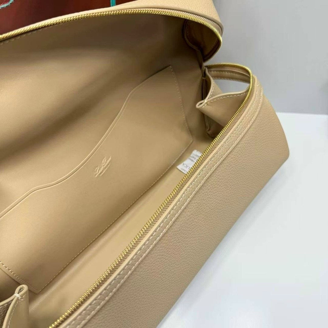 сумка loro piana,loro piana сумка ридикюль цвет a0011,кожаная бежевая сумочка loro piana extra pocket l19,женская сумка,сумка