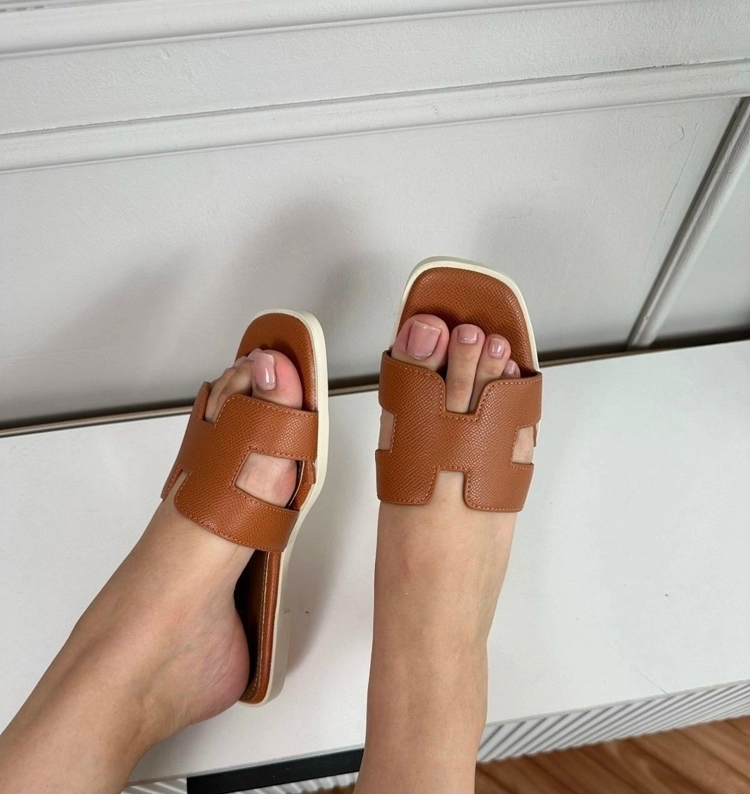 шлепки эрмес коричневые,,тапочки эрмес коричневые,шлепанцы женские,шлепанцы hermes