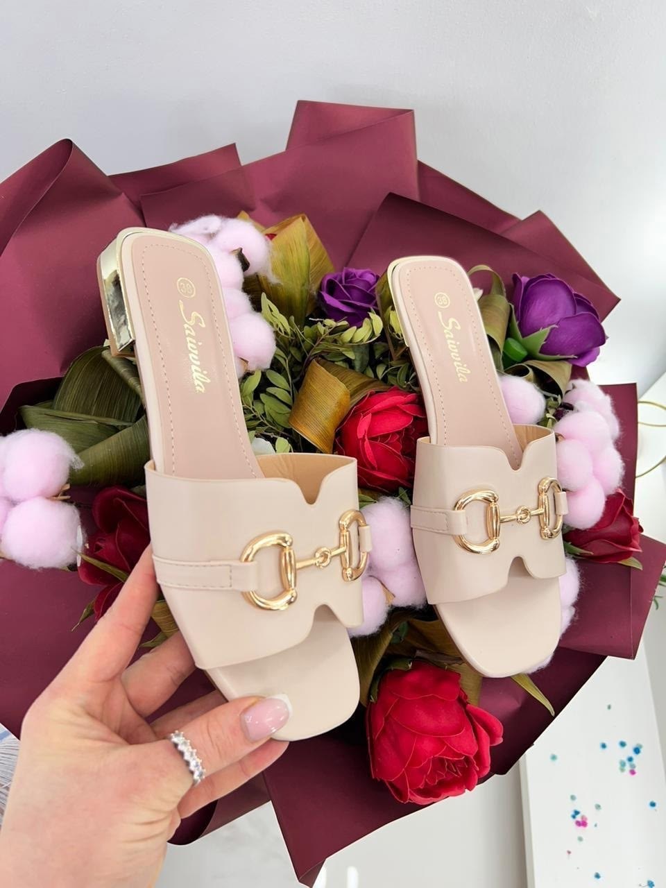 ,женские шлепанцы,модные тапочки,шлепки женские,женские босоножки