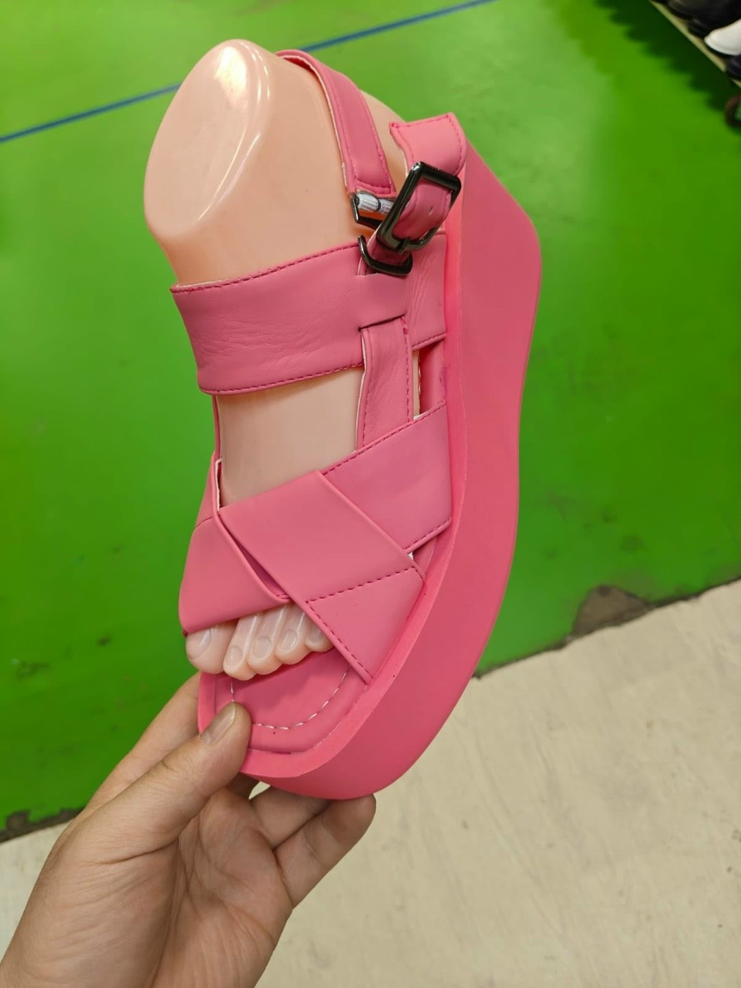 ,шлепанцы женские,женские сандалии,тапочки модные,тапочки женские