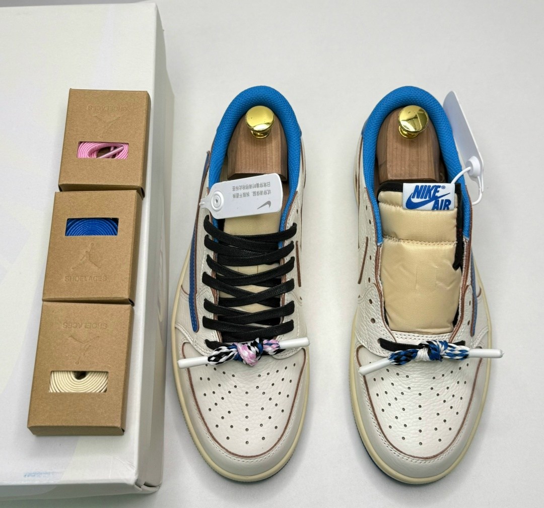 nike air jordan 1 low travis scott,air jordan 1 low travis scott,кроссовки nike air jordan 1 low & travis scott,nike travis scott x air jordan 1 low,air jordan 1 low