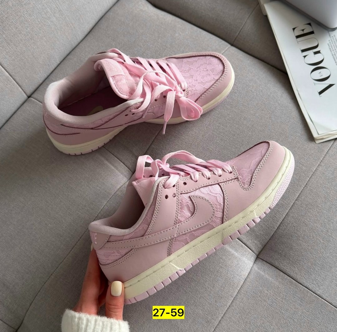 nike dunk low pink,dunk low nike,кроссовки,розовые найк,nike dunk low gs 'triple pink'
