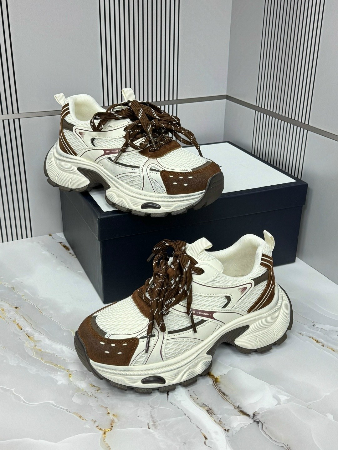 ,женские кроссовки,кроссовки женские balenciaga,кроссовки модные,спортивная