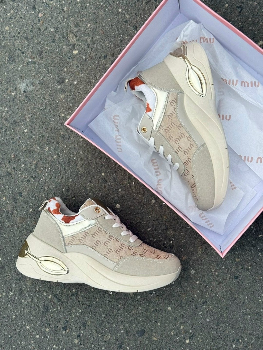 женские кроссовки,,бежевые кроссовки,модные кроссовки,кроссовки женские бежевые