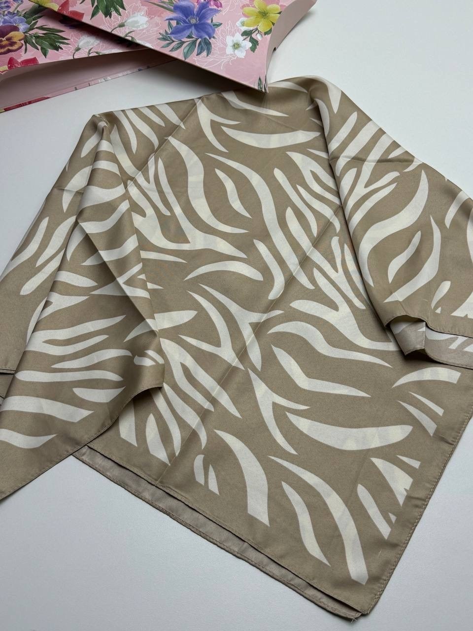 шелковые платки,атласный платок,платки женские,платок из натурального шелка,платки шарф