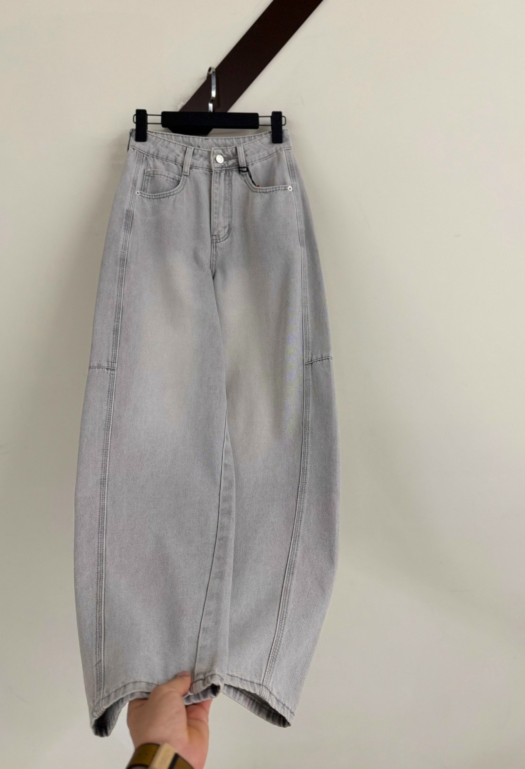 джинсы женские,джинсы mom мом слоучи серые бананы,джинсы бананы женские серые,джинсы повседневные,джинсы бананы серый