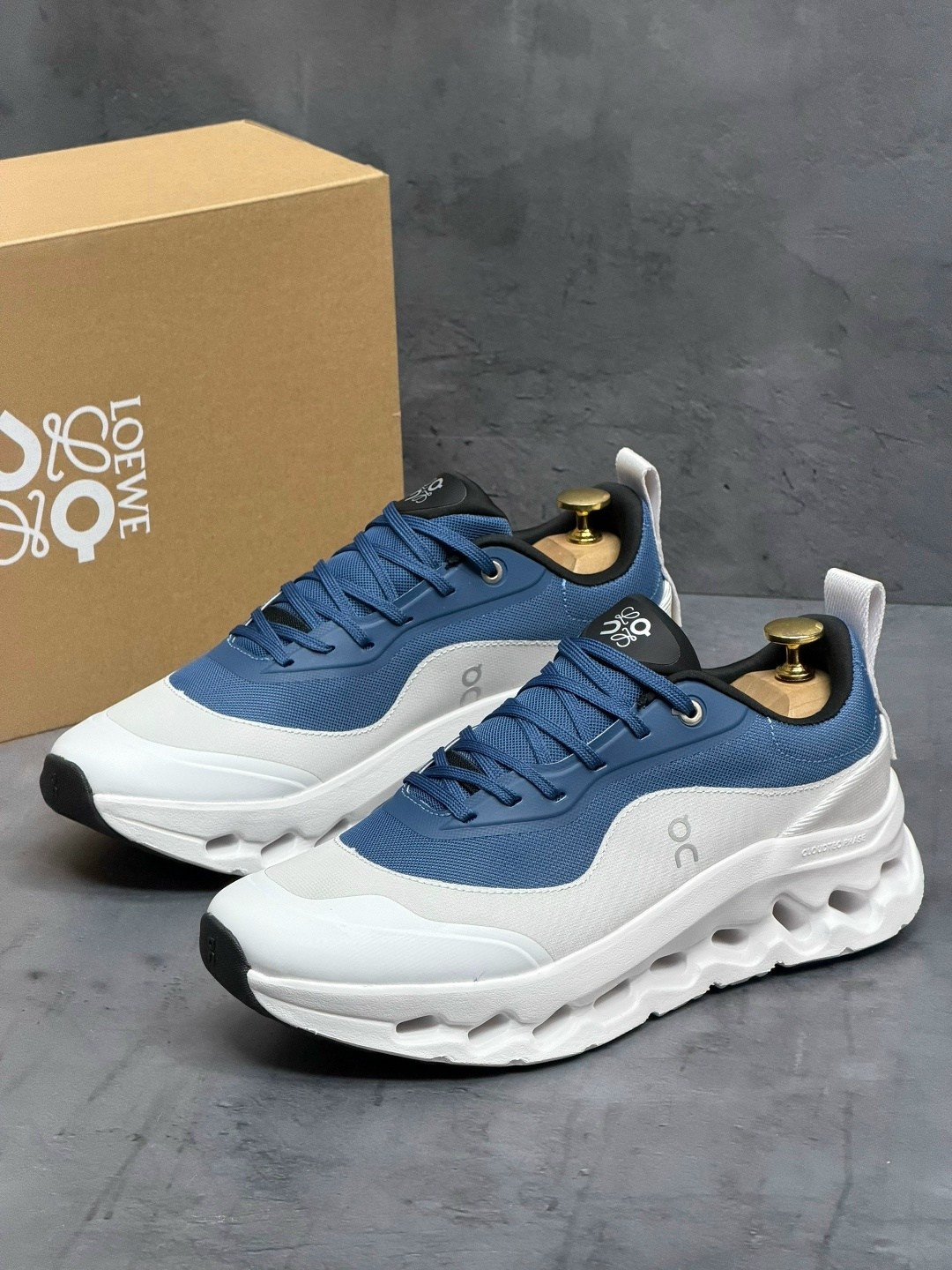 кроссовки cloudtilt 2 blue/white из коллаборации с loewe on running,кроссовки,loewe кроссовки,женские кроссовки,кроссовки cloudtilt 2 tan white gum из коллаборации с loewe on running