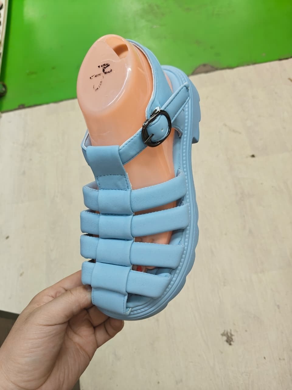 ,шлепанцы женские,женские сандалии,тапочки модные,тапочки женские