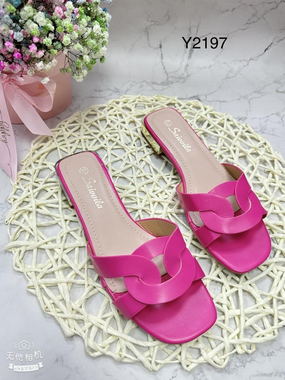 ,женские шлепанцы,модные тапочки,шлепки женские,женские босоножки