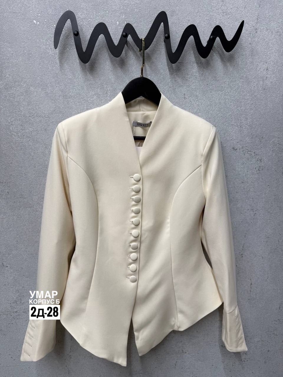 жакет с баской,жакет,приталенный жакет,женский пиджак,женские жакеты