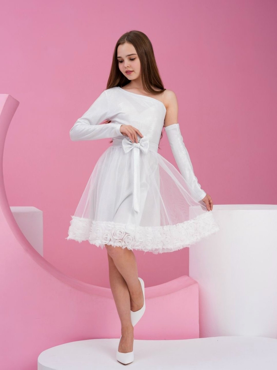 нарядное платье со шлейфом,платье нарядное,платье на выпускной,платье,нарядное платье для девочки