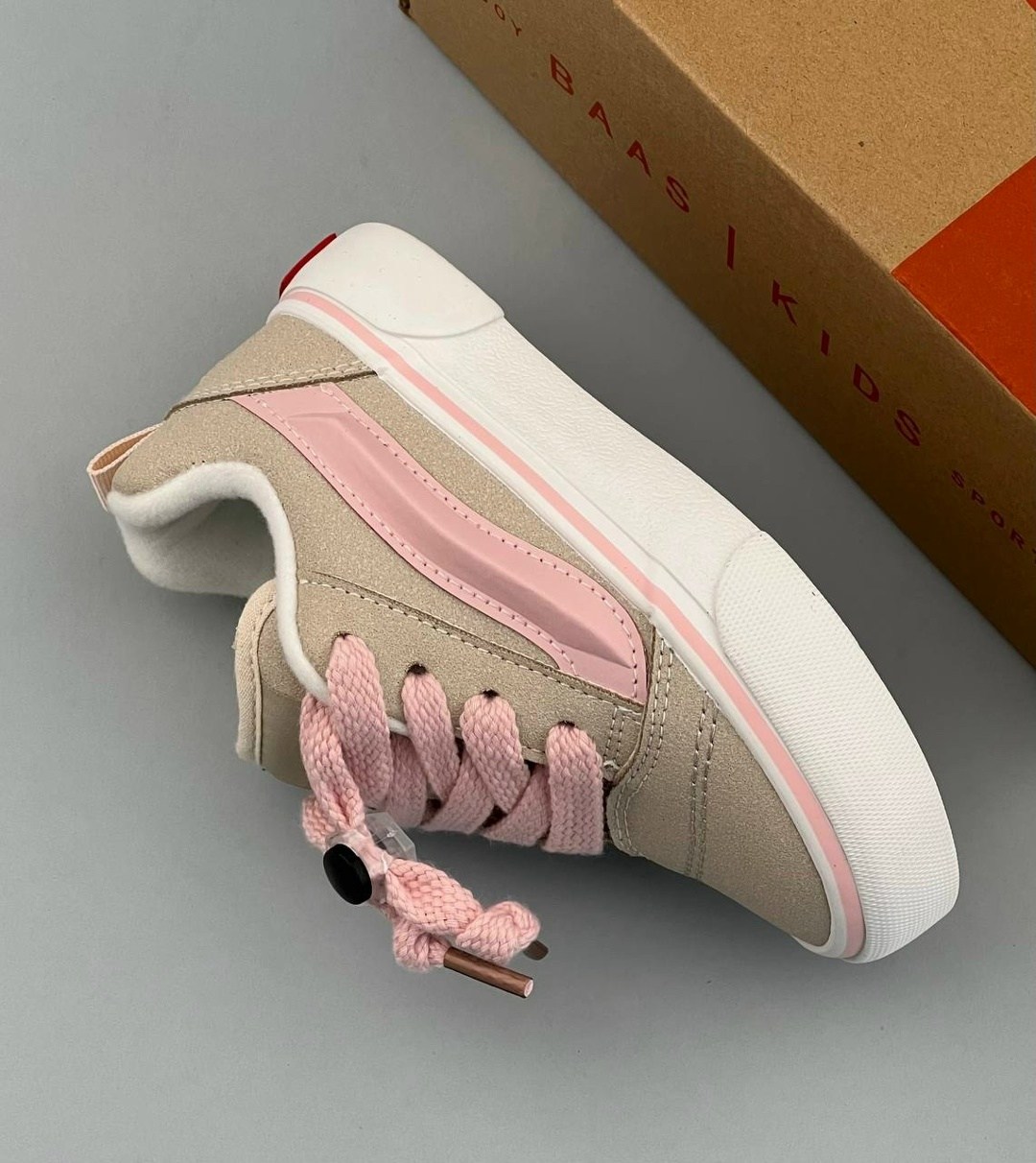 ,женские кроссовки,розовые кроссовки,кроссовки модные,спортивная