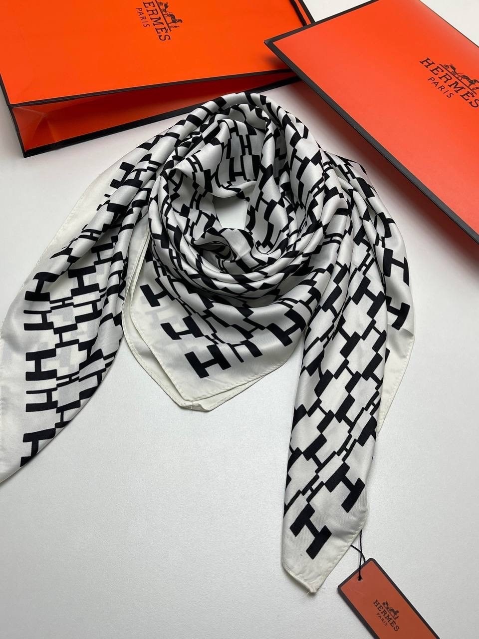 шелковые платки,атласный платок,платки женские,платок из натурального шелка,платки шарф