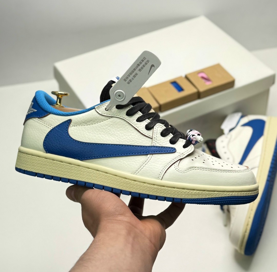 nike air jordan 1 low travis scott,air jordan 1 low travis scott,кроссовки nike air jordan 1 low & travis scott,nike travis scott x air jordan 1 low,air jordan 1 low
