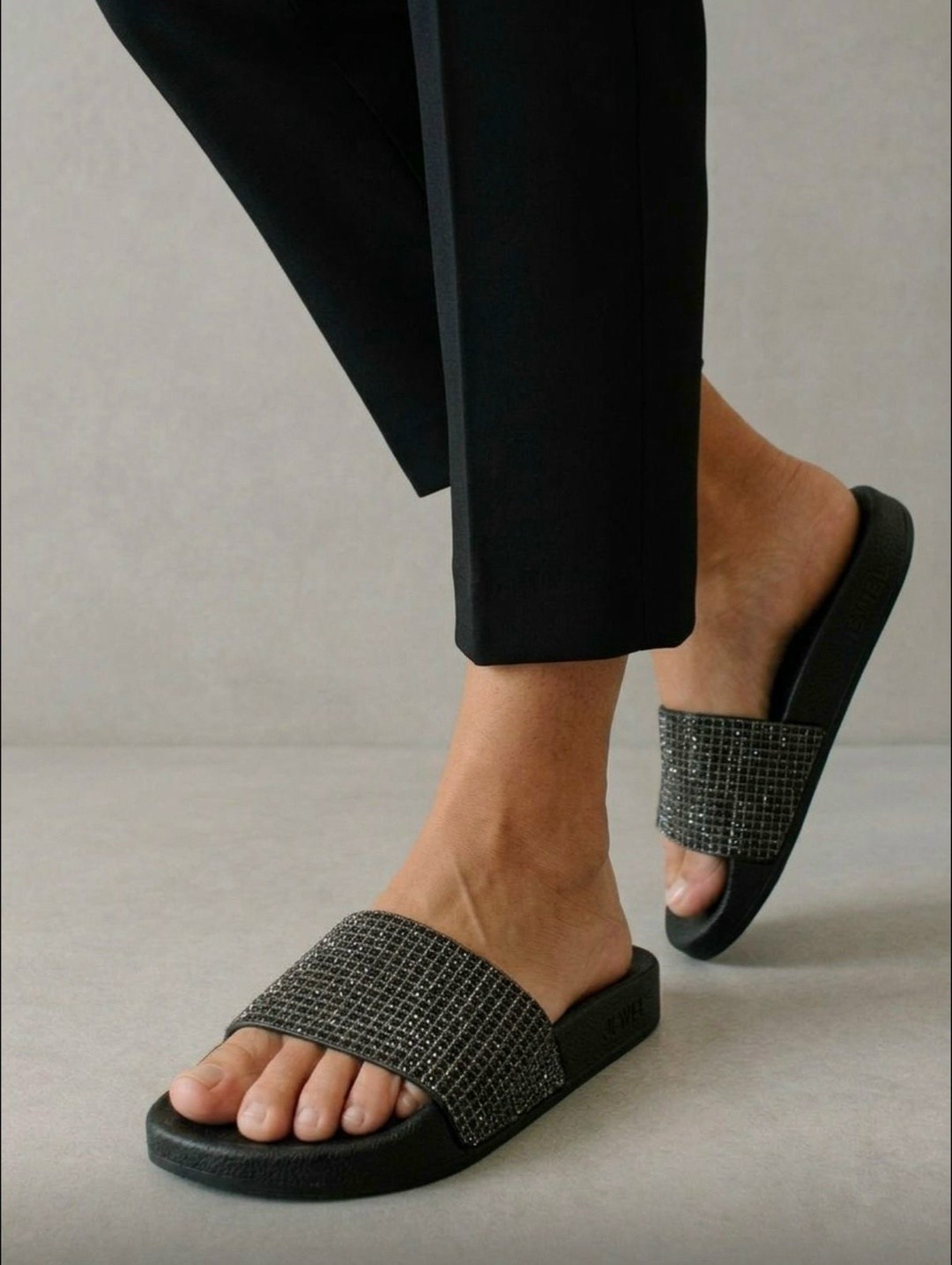 ,мужские шлепанцы,женские шлепанцы,модные сандалии, женская