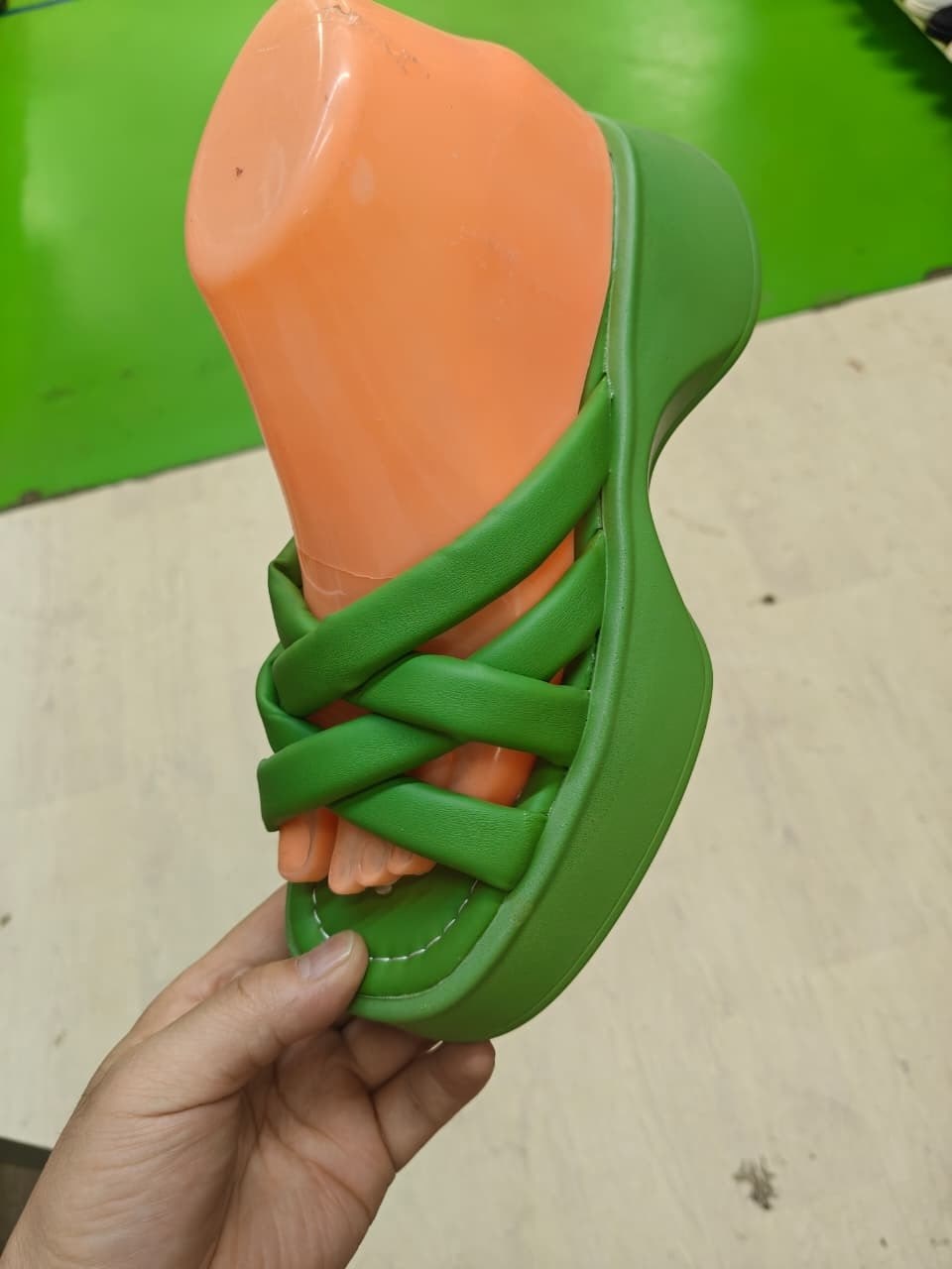 ,шлепанцы женские,женские сандалии,тапочки модные,тапочки женские