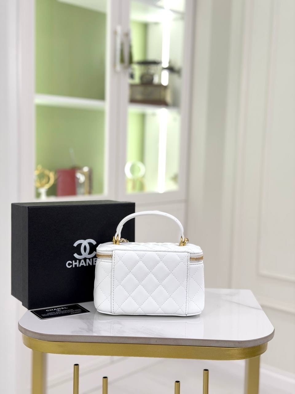 сумка chanel с зеркальным белым цветом,сумка женская chanel,сумка chanel,косметичка chanel,косметичка шанель белая