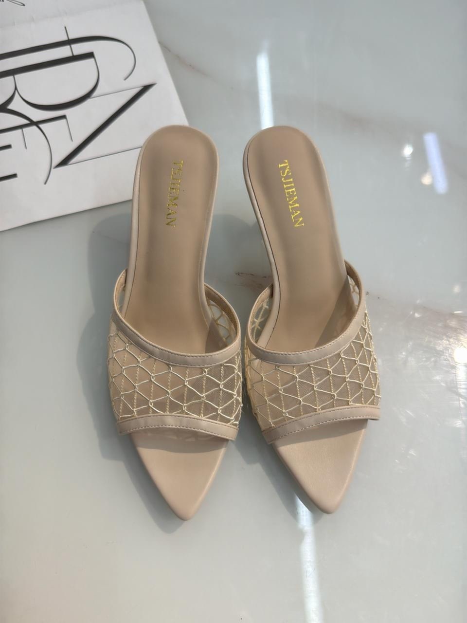 ,женские босоножки,босоножки боттега,бежевые босоножки,женская