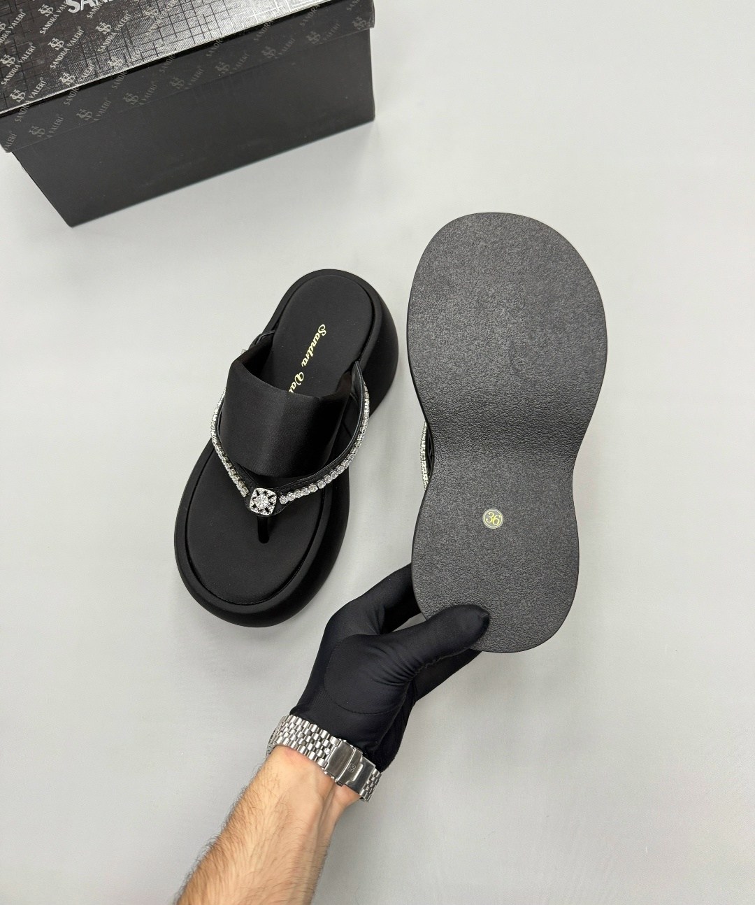 ,женские шлепанцы,модные шлепанцы,черные шлепанцы,шлепанцы женские на платформе