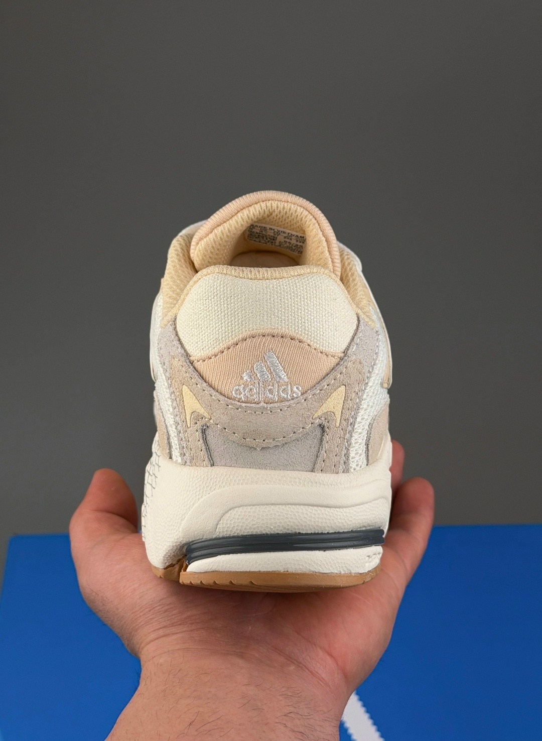 кроссовки adidas,кроссовки adidas response cl,кроссовки adidas response,бежевые кроссовки adidas originals response cl,кроссовки adidas originals response