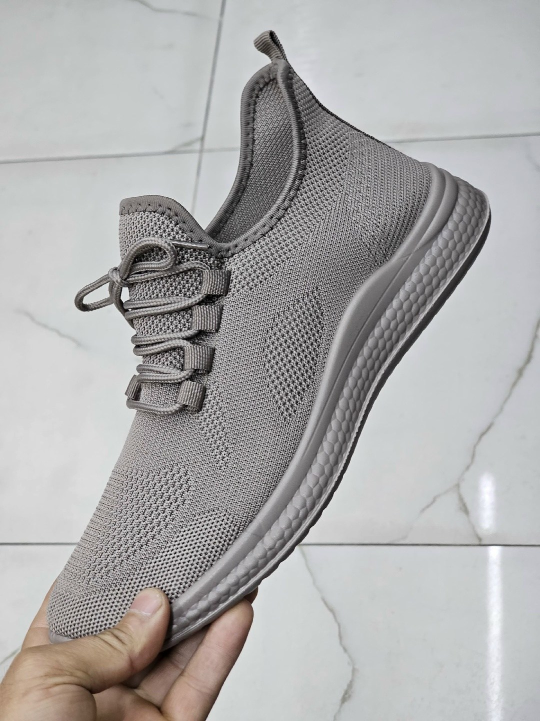 ,спортивная ,мужские кроссовки,дышащие кроссовки,мужская