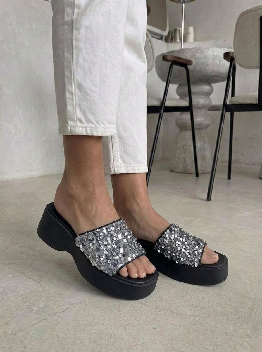 шлепанцы женские,,модные шлепки,модные шлепанцы,босоножки шлепанцы