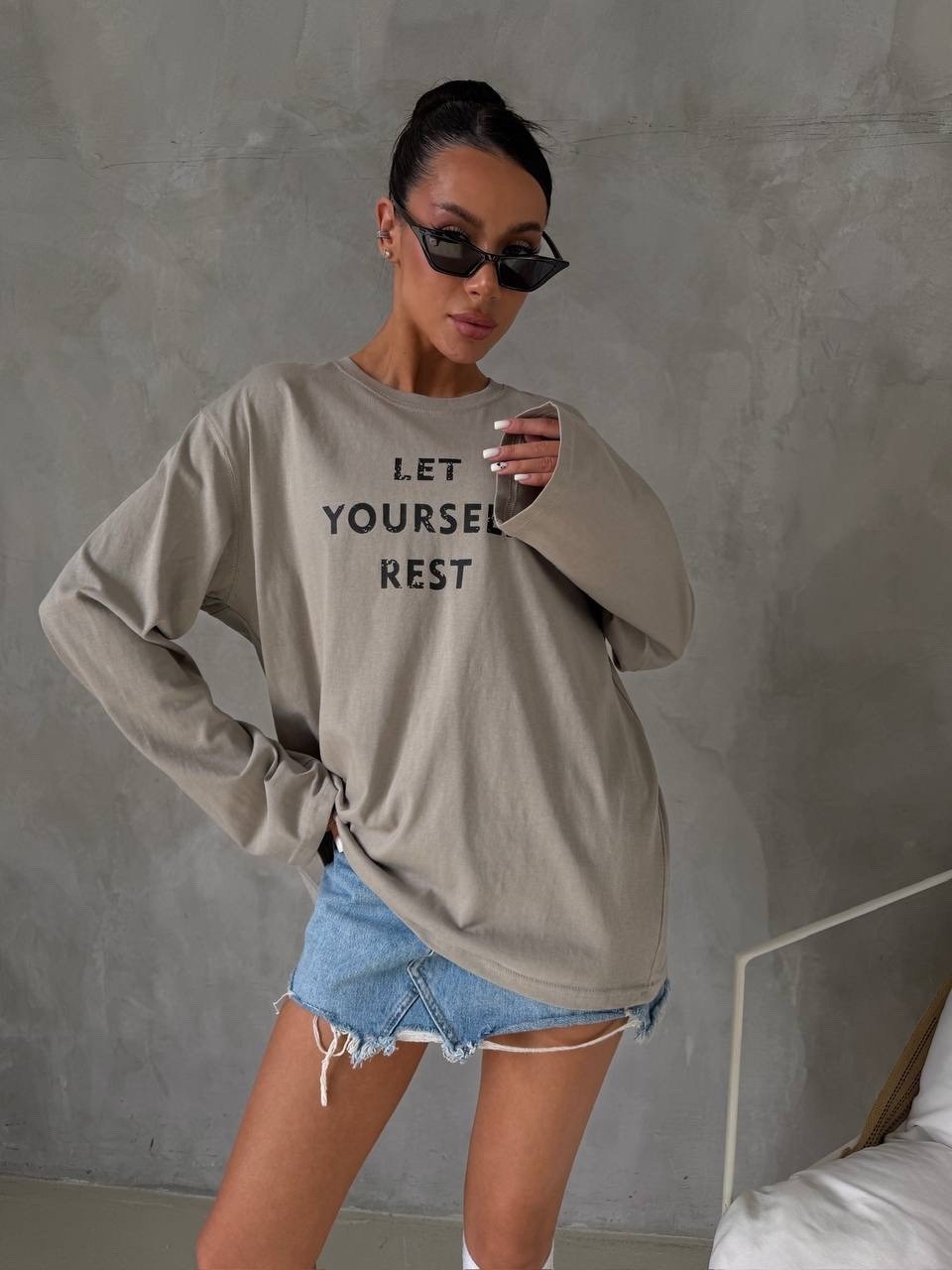 свитшот из трикотажа,свитшот женская,свитшот свободного кроя,зеленый свитшот,свитшот из трикотажа свободный